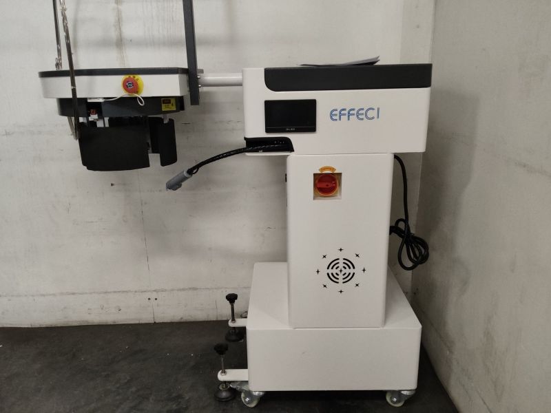 380CS INFILA CORDONI PANTALONI TUTE