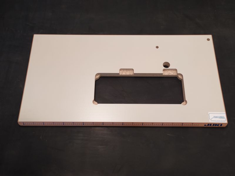 TAVOLA X JUKI 7000A-2284B-900B TRUCIOL. 105X55X4 BORDO FAGGIO LAM. BIANCO A RETE