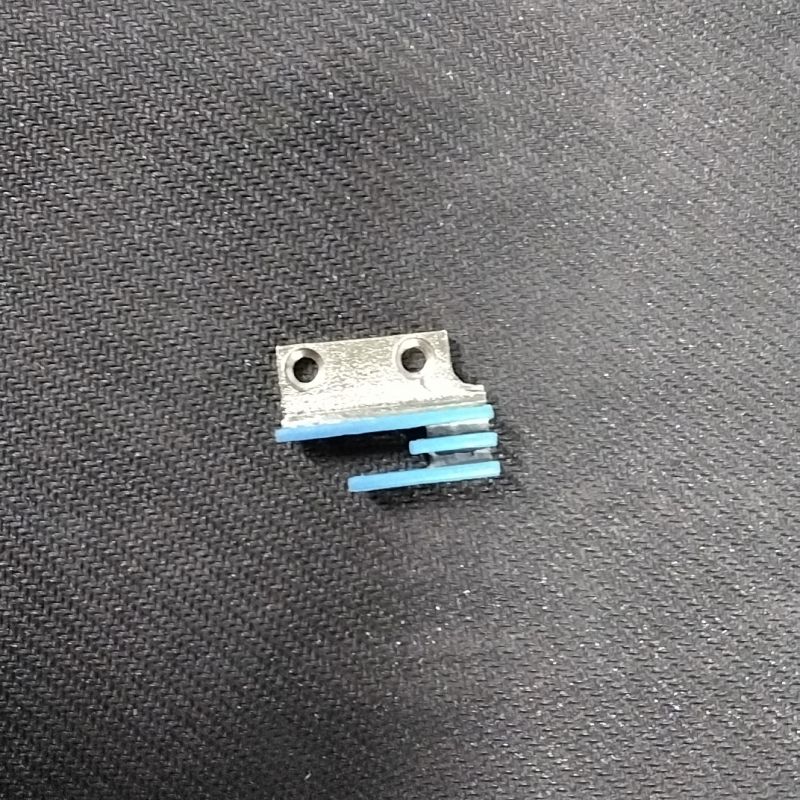 FEED DOG GLUE TEETH WITHOUT TEETH